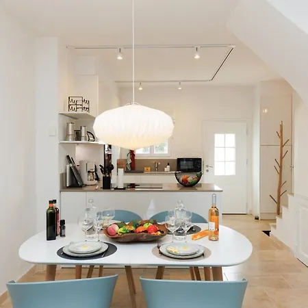 Maison Un Ponton Plein D Options Yourhosthelper Villa Grimaud