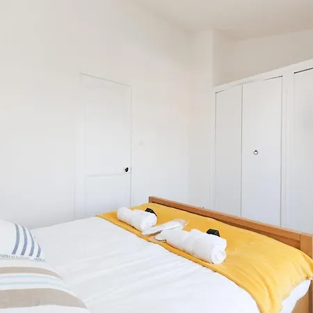 Maison Un Ponton Plein D Options Yourhosthelper Villa Grimaud